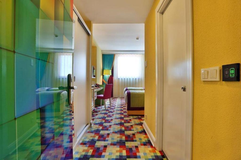 Room image 2