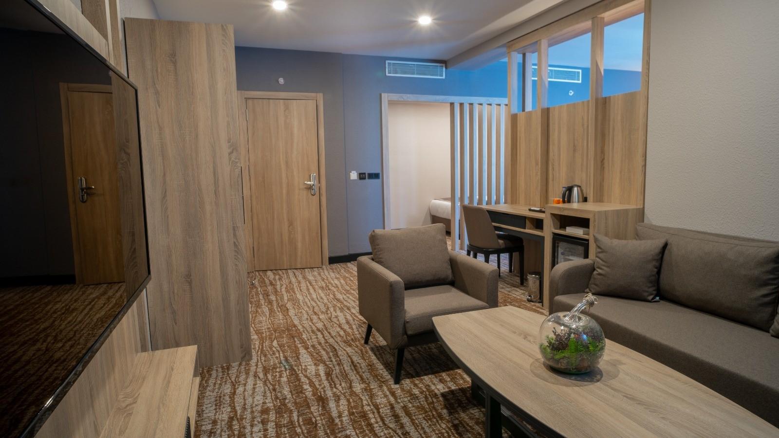 Junior Suite Room at QUA Hotel Istanbul, photo 4